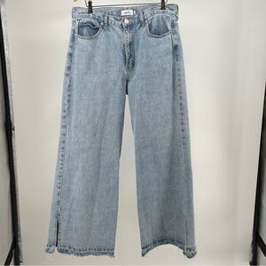 Women’s 12 Rue21 Light Blue Wide‎ Leg Jeans Distressed
